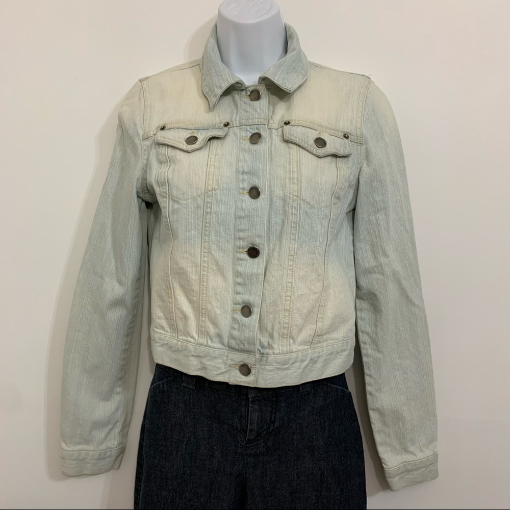 Light wash denim Jean jacket is in like new condition. Size small